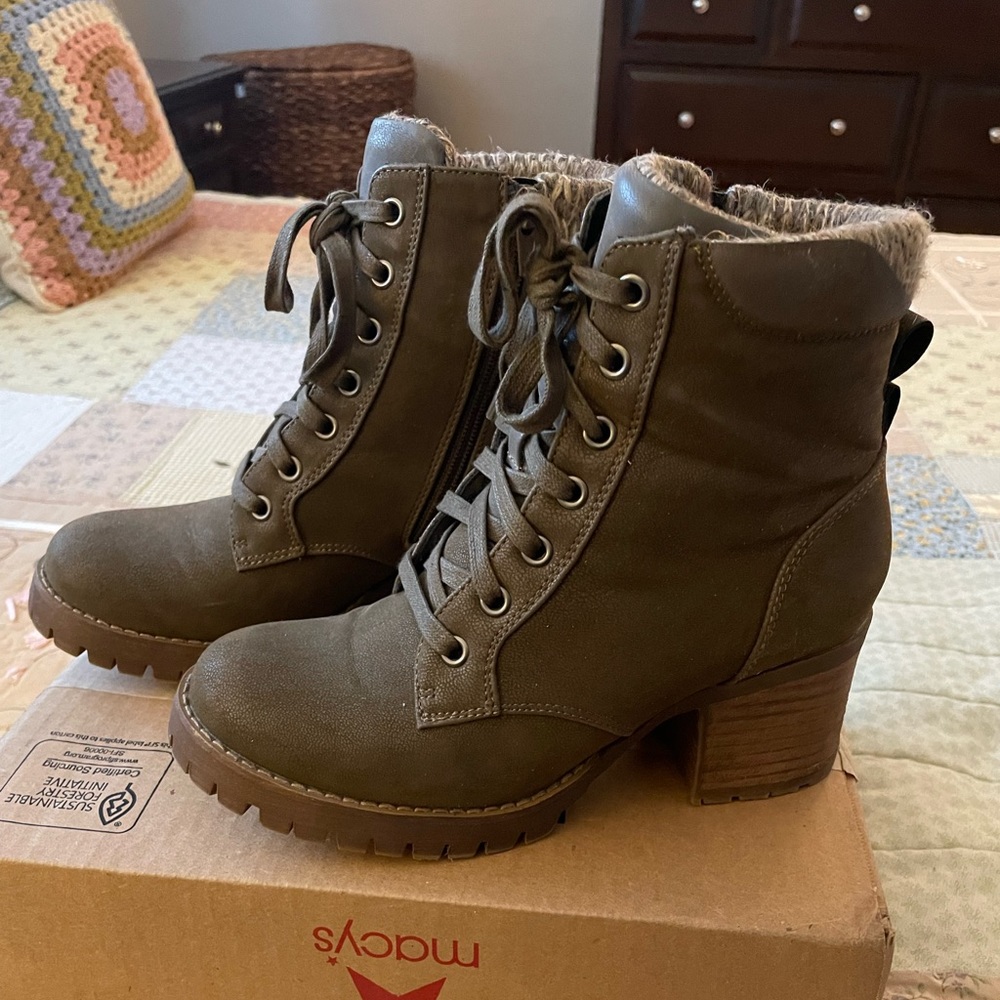 🤎 Steve Madden Ankle Boot with Sweater Cuff